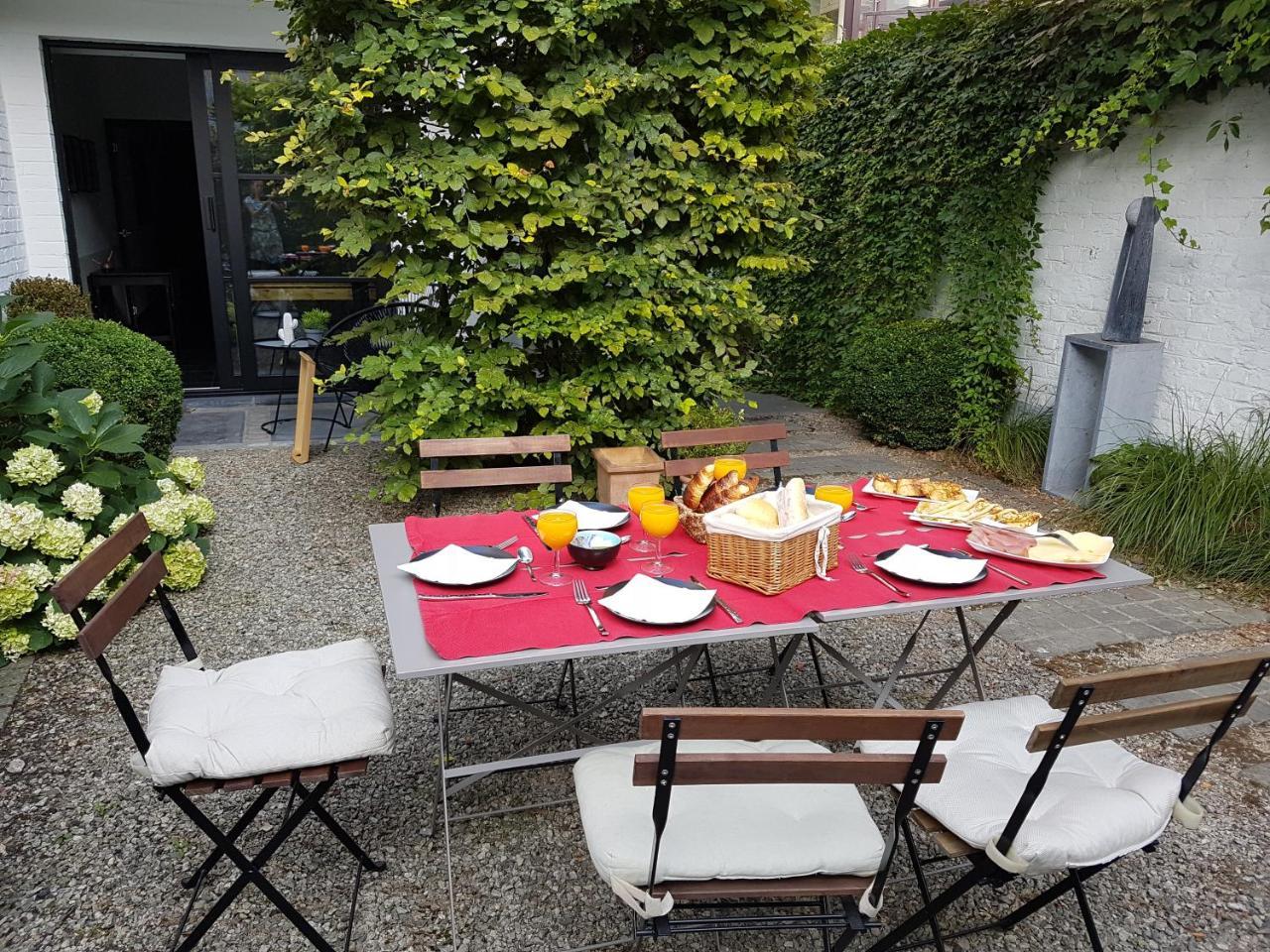 The Street Couette-café 4*